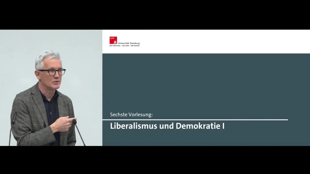 Mann mit Brille spricht über Liberalismus und Demokratie, inspiriert von Benjamin Constant. Universität Hamburg.