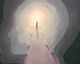 Ein Mann steht am Ende eines Korridors aus konzentrischen Kopfprofilen, der den freien Willen symbolisiert.