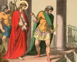 Pontius Pilatus zeigt auf Jesus, der eine Dornenkrone trägt. Soldaten führen ihn ab.
