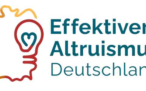 Logo für "Effektiver Altruismus Deutschland" mit stilisiertem Kopf und Glühbirne, die ein Herz enthält.