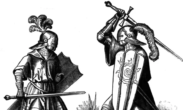 Zwei Ritter in voller Rüstung mit Federschmuck auf den Helmen und Schwertern in den Händen. Ein Kampf, der zeigt, wie wurde man ritter.
