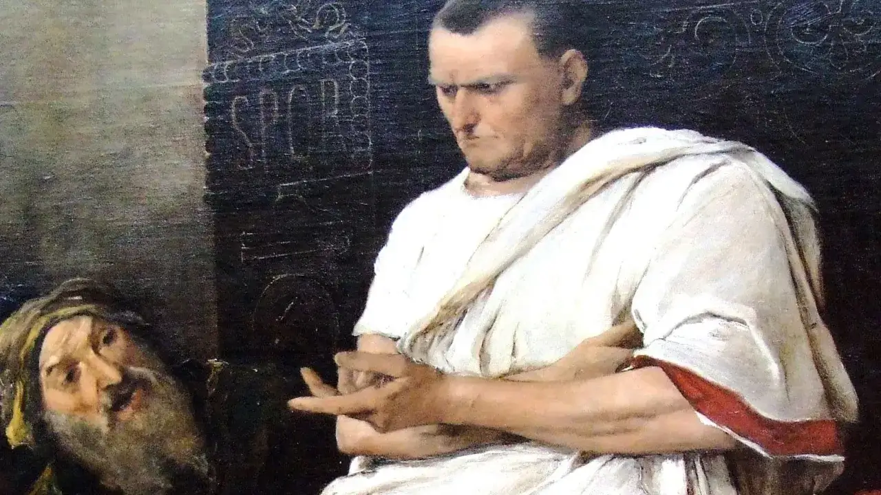 Pontius Pilatus, mit verschränkten Armen und nachdenklichem Blick, hört einem bärtigen Mann zu.